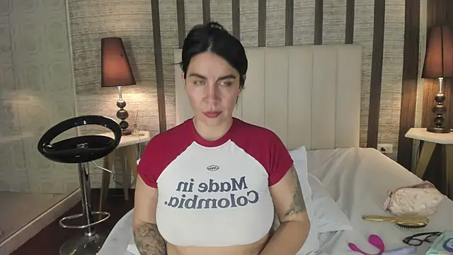 Chat XXX en directo de Hannah_Cross