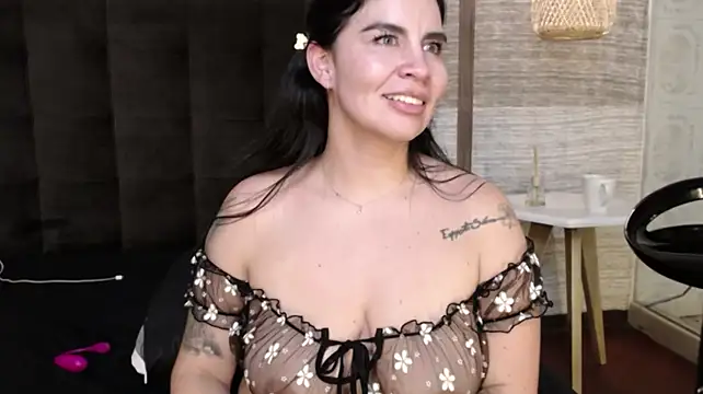 Hannah_Cross Chat XXX live