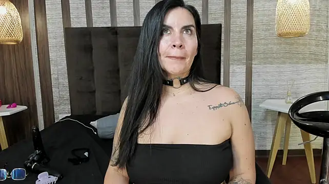 Hannah_Cross Live XXX-chat