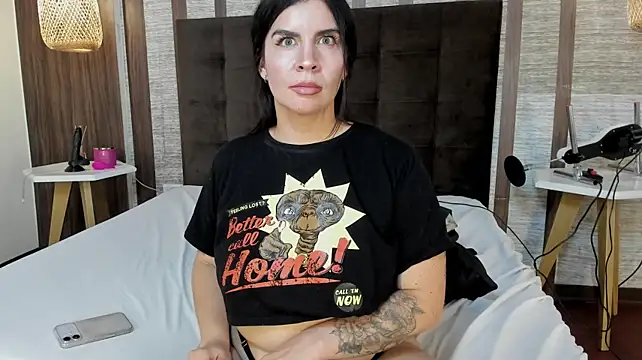 Chat +18 de Hannah_Cross ao vivo