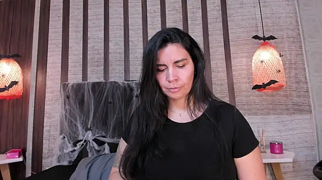 Chat +18 de Hannah_Cross ao vivo