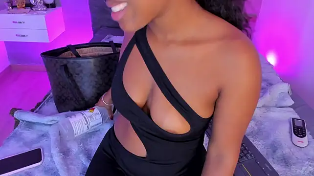 selena_monroy's Webcam Show