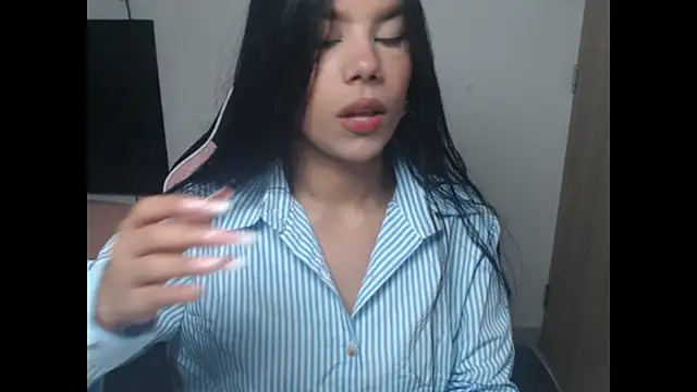 Chat +18 de AlejandraScott ao vivo