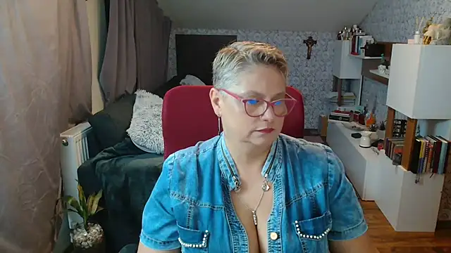 bigtits4you Live XXX-chat
