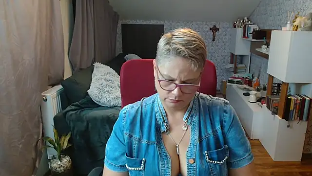 Czat XXX na żywo – bigtits4you