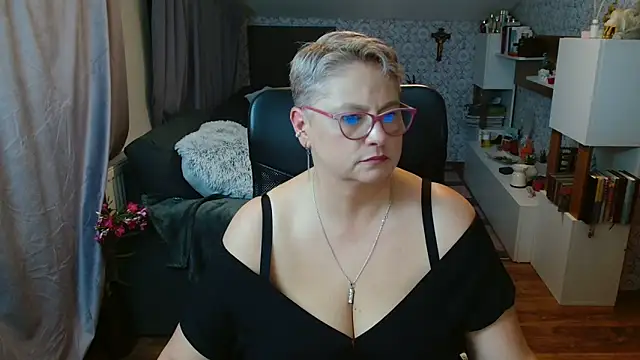 bigtits4you: онлайн-секс-чат