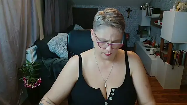 bigtits4you 现场XXX聊天