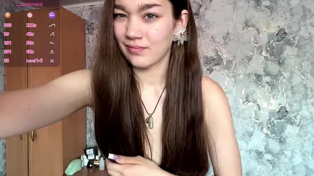 Cuteviola XXX чат на живо