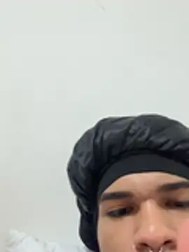 הופעת וובקאם של Andres_twink