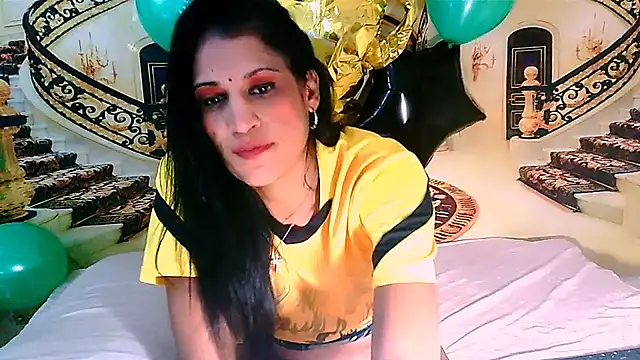 IndianSexcSmyle élő XXX-chatje