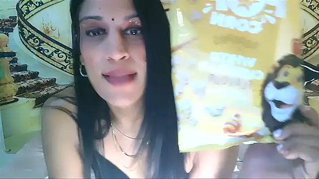 IndianSexcSmyle's Live XXX Chat