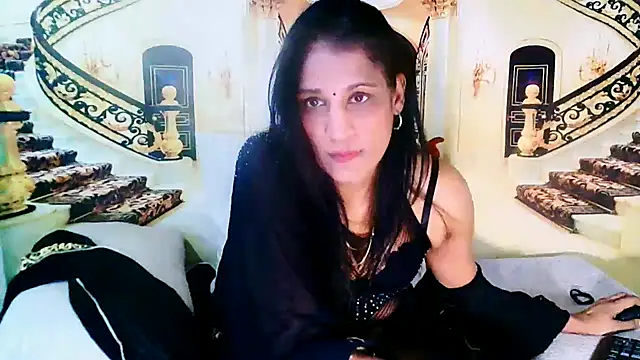 Chat +18 de IndianSexcSmyle ao vivo