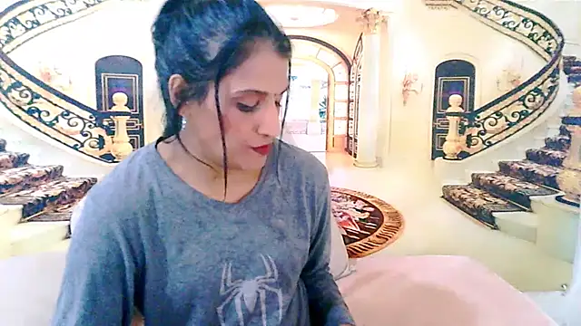 IndianSexcSmyle's Live XXX Chat