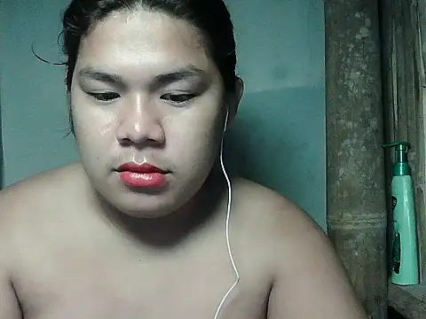 Huntrix2025 Show in webcam