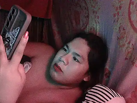 Huntrix2025 Show in webcam
