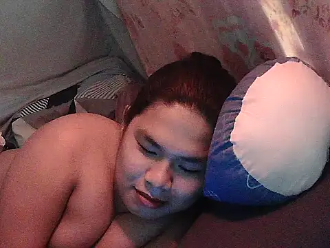 Huntrix2025 Show in webcam