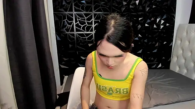 Show modela CandySweetCock na web-kameri