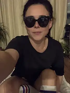 دردشة Mia_Winters الجنسية المباشرة