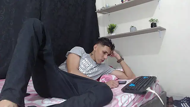 הופעת וובקאם של kingfm