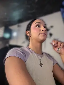 Isabella-Teen Obrolan Langsung XXX