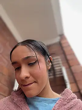 Isabella-Teen's Live XXX Chat