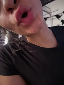 Isabella-Teen Live chatroom