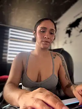 Isabella-Teen's Live XXX Chat