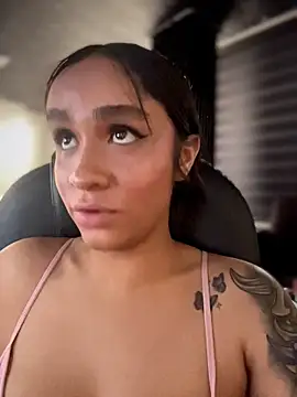 Chat +18 de Isabella-Teen ao vivo