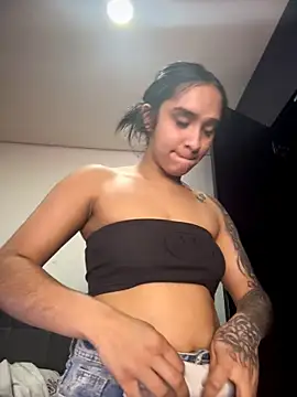 Isabella-Teen's Live XXX Chat