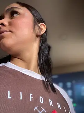 Isabella-Teen Live XXX-Chat