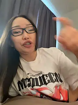 Chat XXX en directo de trytomakememoam