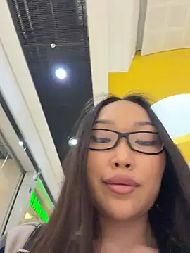 trytomakememoam Chat XXX in diretta