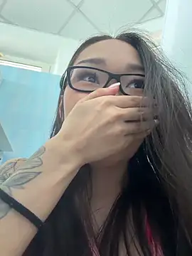 โชว์เว็บแคมของ trytomakememoam