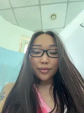 XXX chat uživo modela trytomakememoam