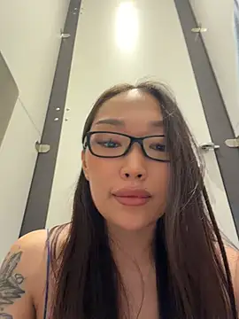 trytomakememoam Chat XXX in diretta