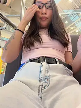 XXX chat uživo modela trytomakememoam