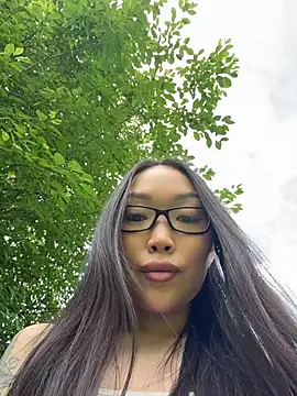 Chat XXX en directo de trytomakememoam