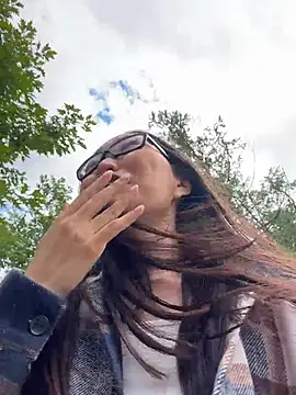 הופעת וובקאם של trytomakememoam