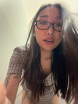 trytomakememoam's Webcam Show