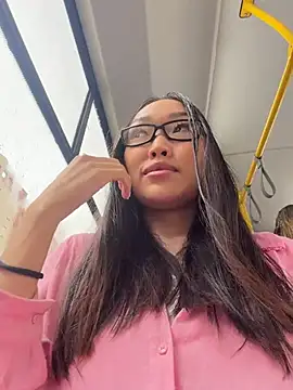 trytomakememoam Show in webcam