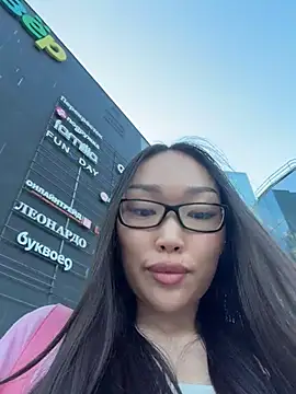 trytomakememoam Show in webcam
