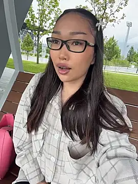 trytomakememoam's Live Chat Room