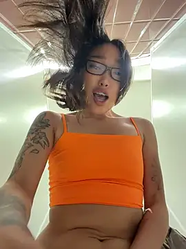 trytomakememoam's Webcam Show