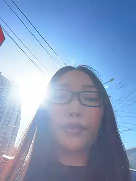 trytomakememoam Show in webcam