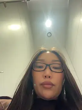 Chat +18 de trytomakememoam ao vivo