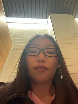 Chat +18 de trytomakememoam ao vivo