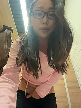Chat +18 de trytomakememoam ao vivo