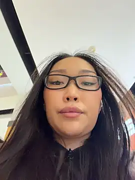 trytomakememoam Show in webcam