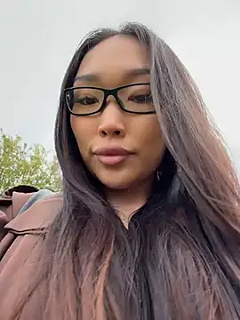 trytomakememoam Show in webcam