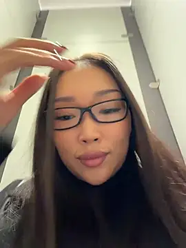 trytomakememoam's Live XXX Chat